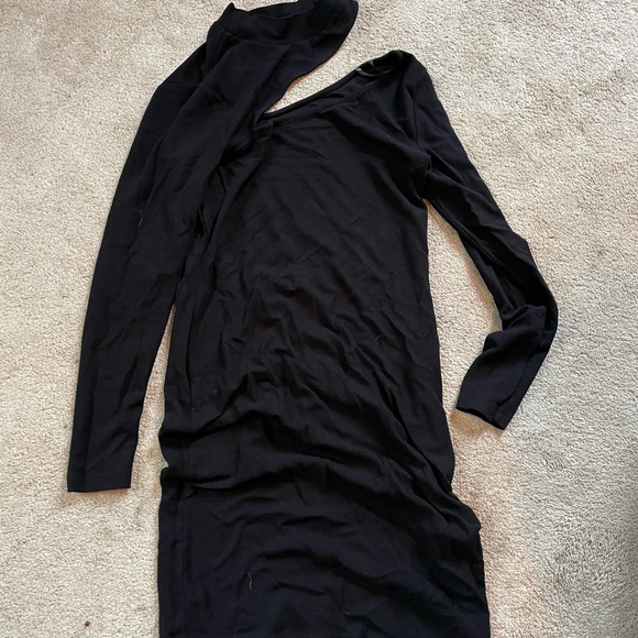 Reitmans black fitted dress - Picture 2 of 2